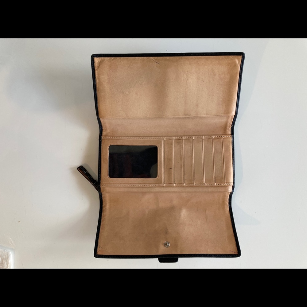 Coach women’s trifold wallet - Picture 3 of 4